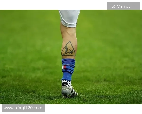 足球明星独特腿纹身揭秘展现个性与激情的艺术之旅 足球明星独特腿纹身揭秘展现个性与激情的艺术之旅